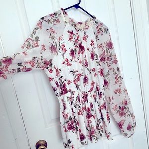 Floral blouse very elegant